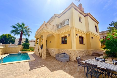 Villa in Alicante, Spain 3 bedrooms, 191 sq.m. No. 198978