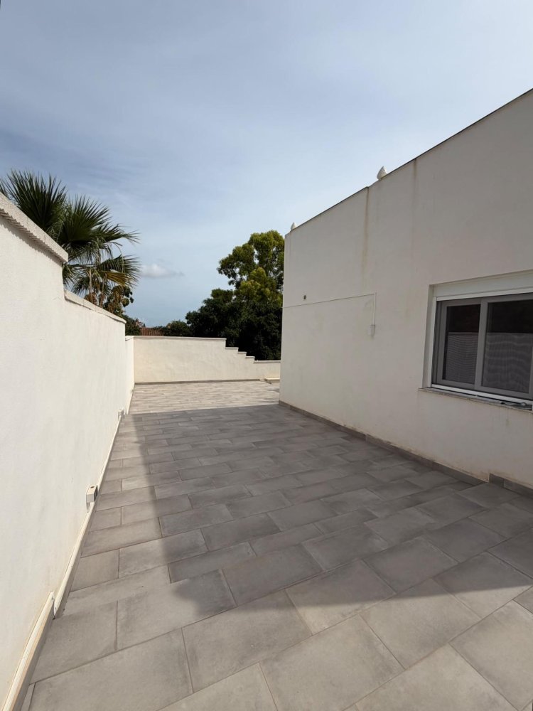 Villa a Torrevieja, Alicante, Spagna 4 camere da letto, 95 mq. N° 198371