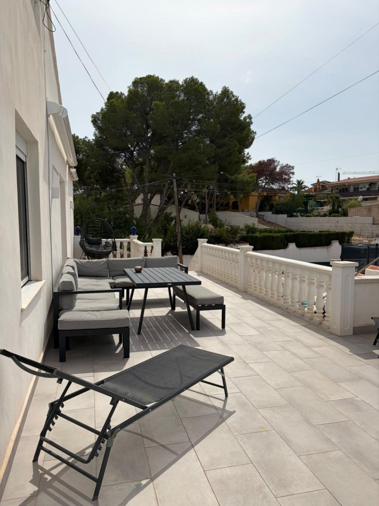 Villa a Torrevieja, Alicante, Spagna 4 camere da letto, 95 mq. N° 198371
