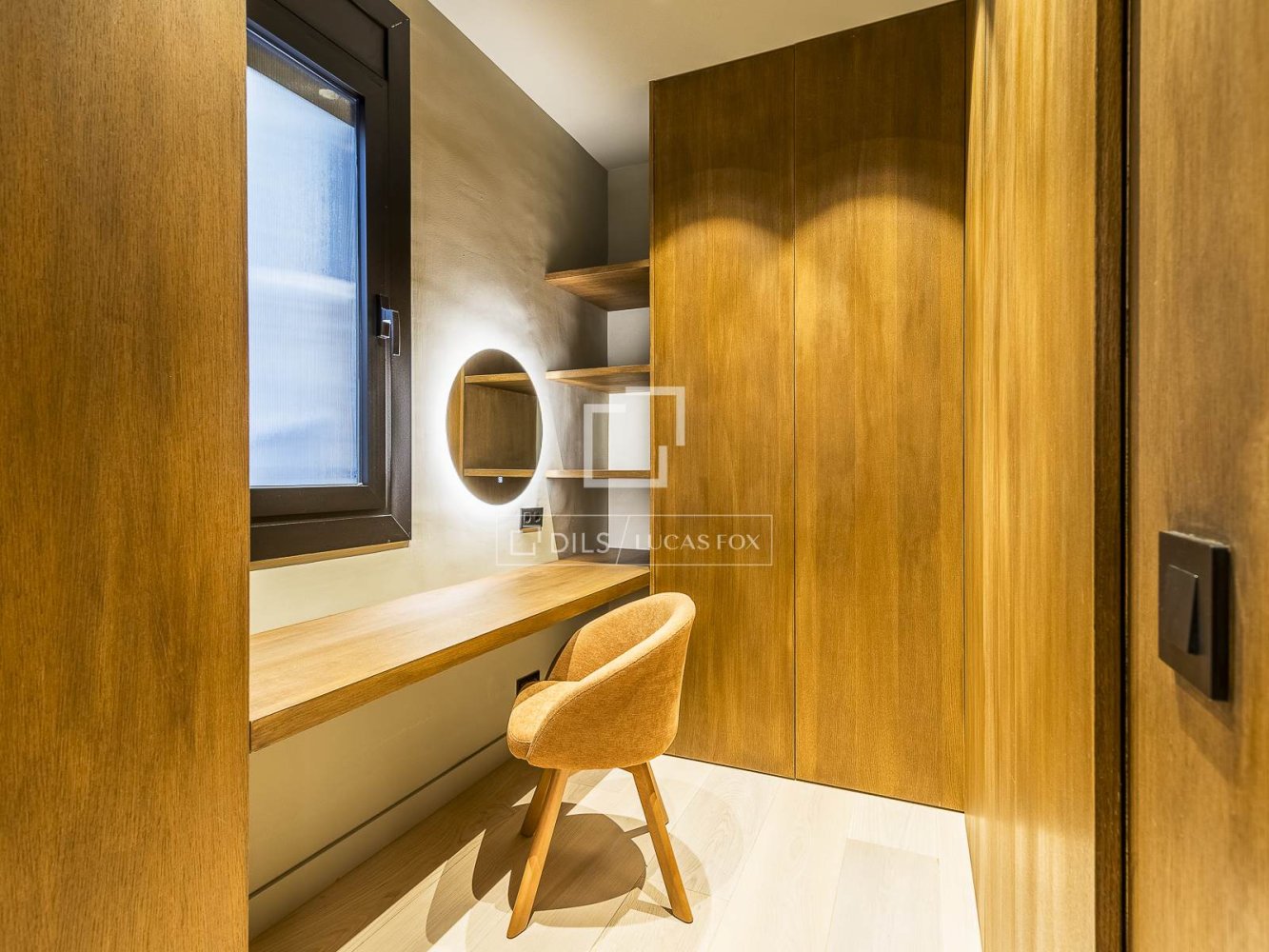 Apartamento en Barcelona, España 3 dormitorios, 185 m2 No. 198500