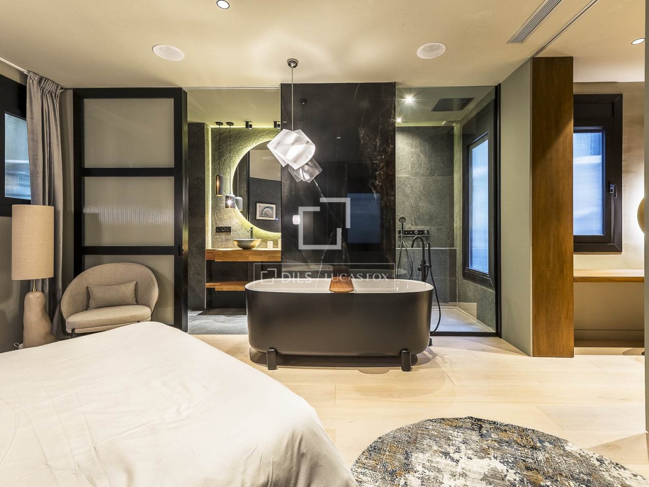 Apartamento en Barcelona, España 3 dormitorios, 185 m2 No. 198500