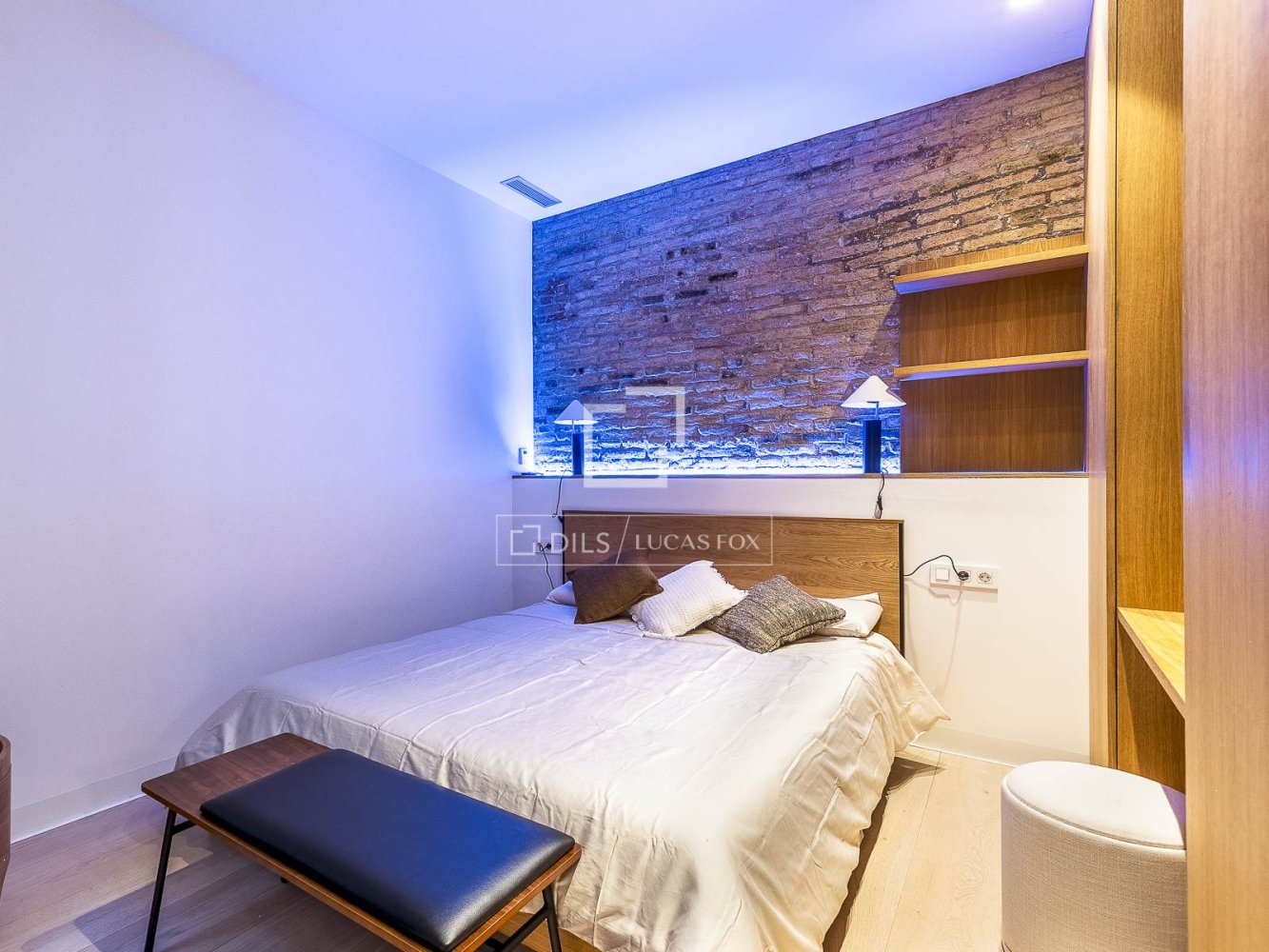 Apartamento en Barcelona, España 3 dormitorios, 185 m2 No. 198500