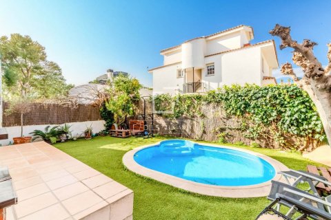 Villa à Sitges, Barcelona, Espagne 4 chambres, 195 m2 No. 150330