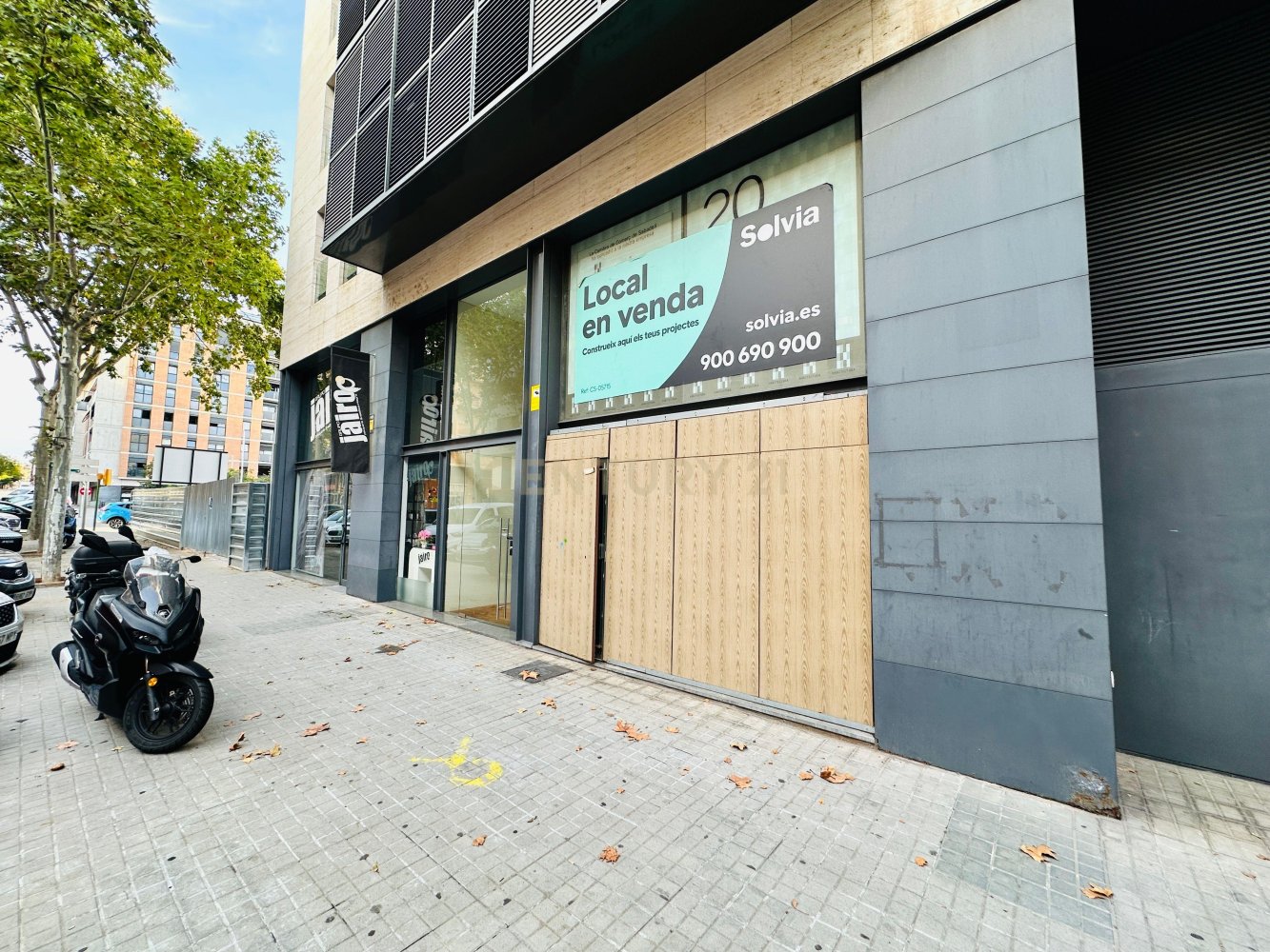 Commercial property in Sabadell, Barcelona, Spain 2 bedrooms, 237 sq.m. No. 199205
