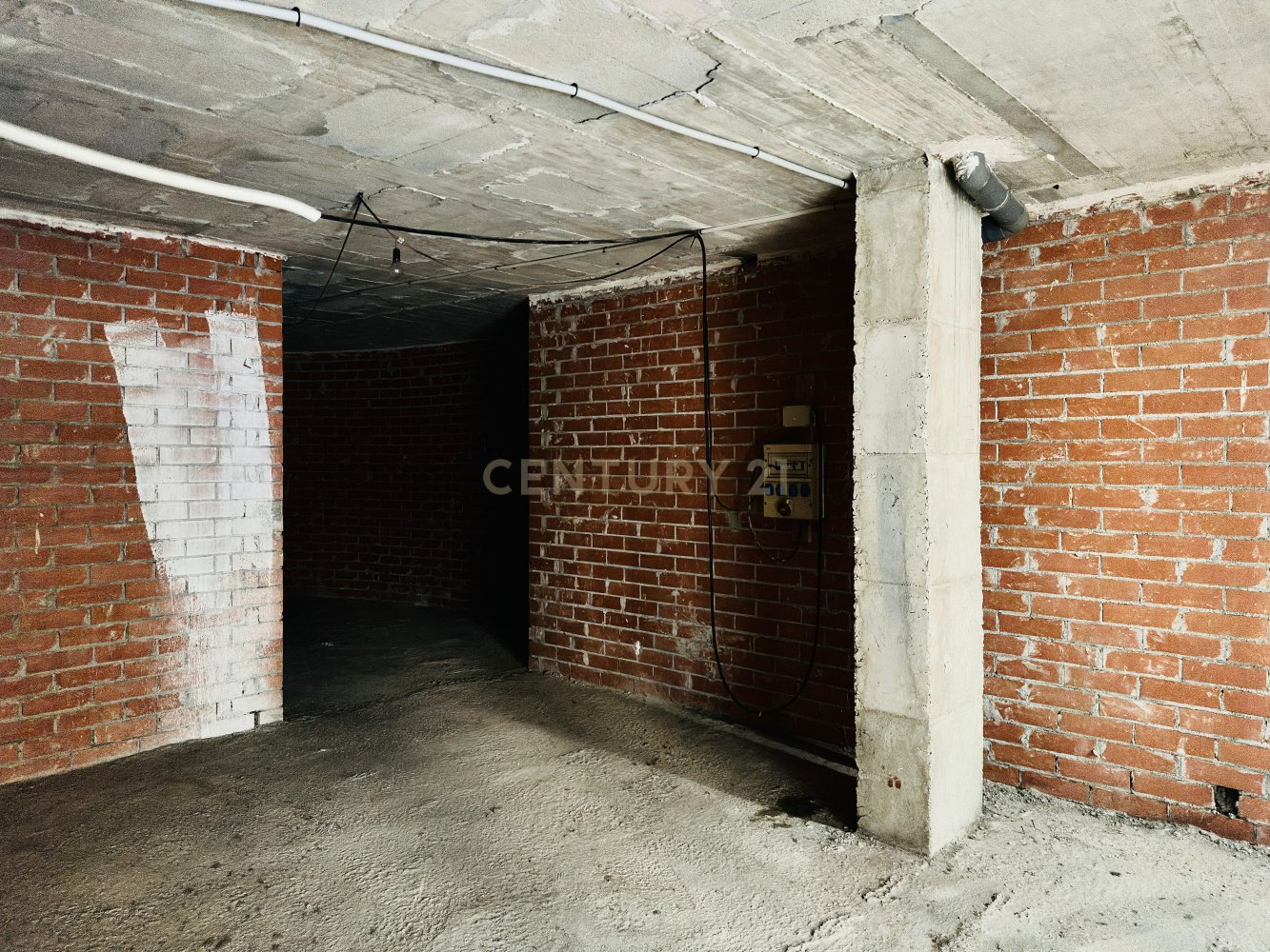 Commercial property in Sabadell, Barcelona, Spain 2 bedrooms, 237 sq.m. No. 199205