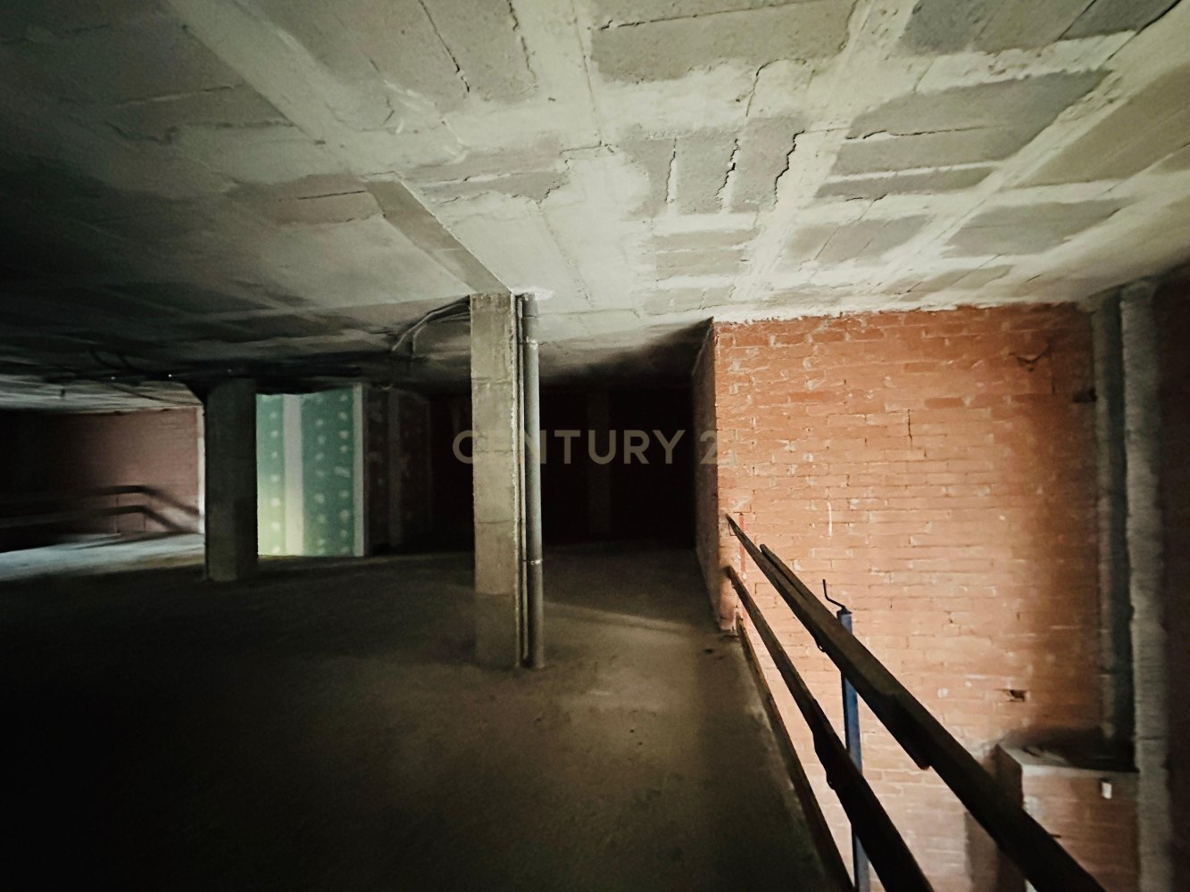 Commercial property in Sabadell, Barcelona, Spain 2 bedrooms, 237 sq.m. No. 199205