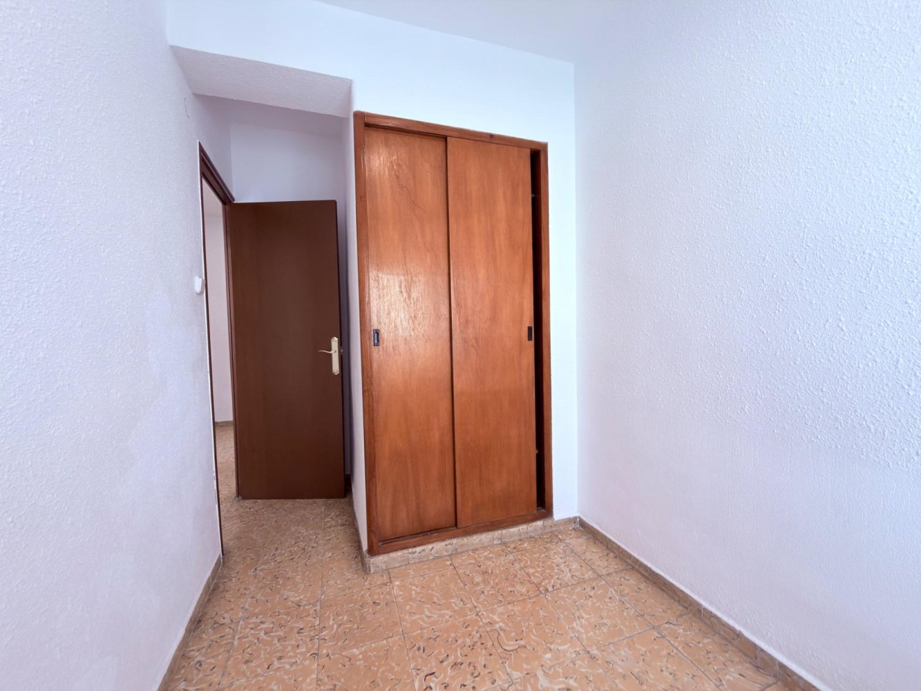 Apartamento en Alicante, España 1 dormitorio, 68 m2 No. 198741