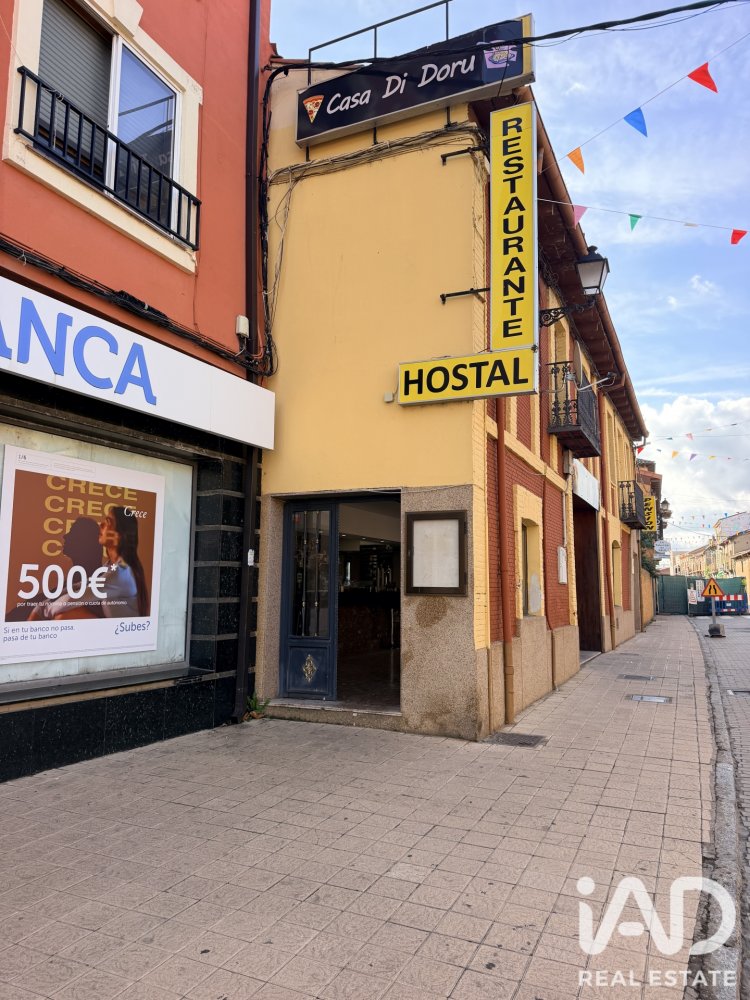 Liikekiinteistö Mansilla de las Mulas, Leon, Espanja 494 m2 No. 198659