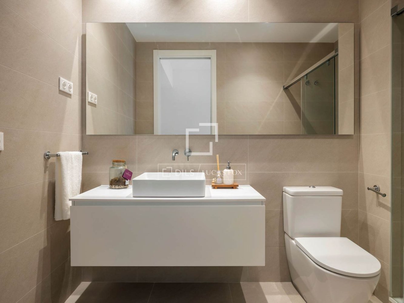 Apartment in Barcelona, Spain 3 bedrooms, 99 sq.m. No. 150890