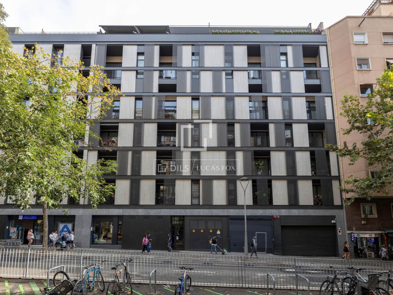 Apartment in Barcelona, Spain 3 bedrooms, 99 sq.m. No. 150890