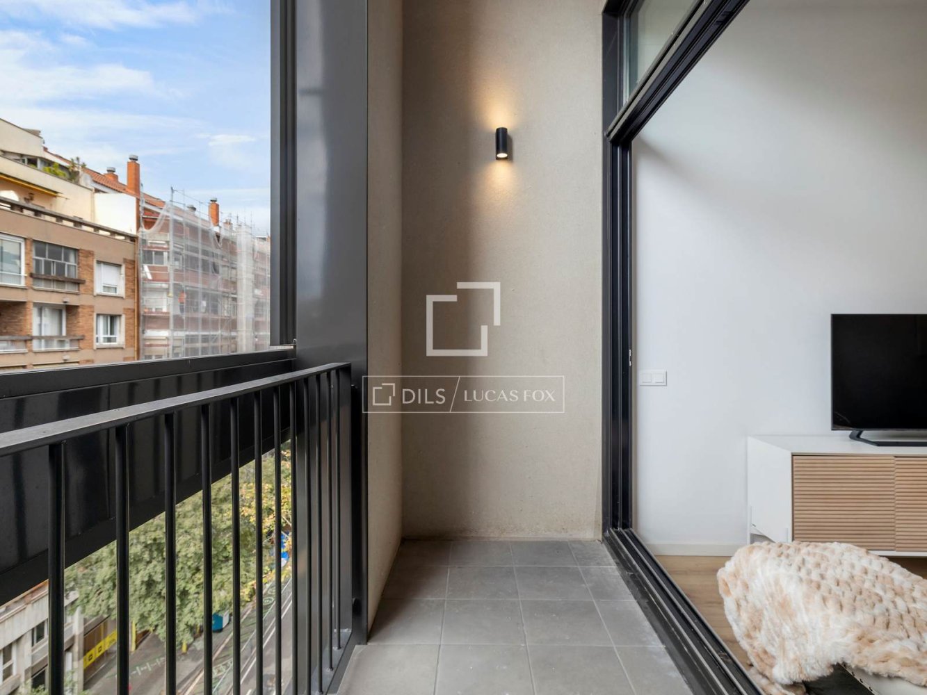 Apartment in Barcelona, Spain 3 bedrooms, 99 sq.m. No. 150890