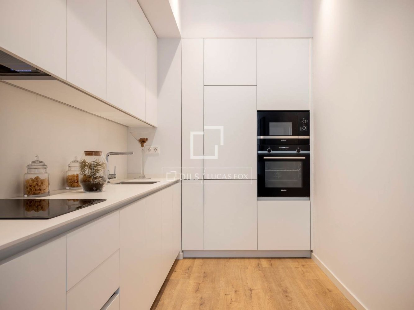 Apartment in Barcelona, Spain 3 bedrooms, 99 sq.m. No. 150890