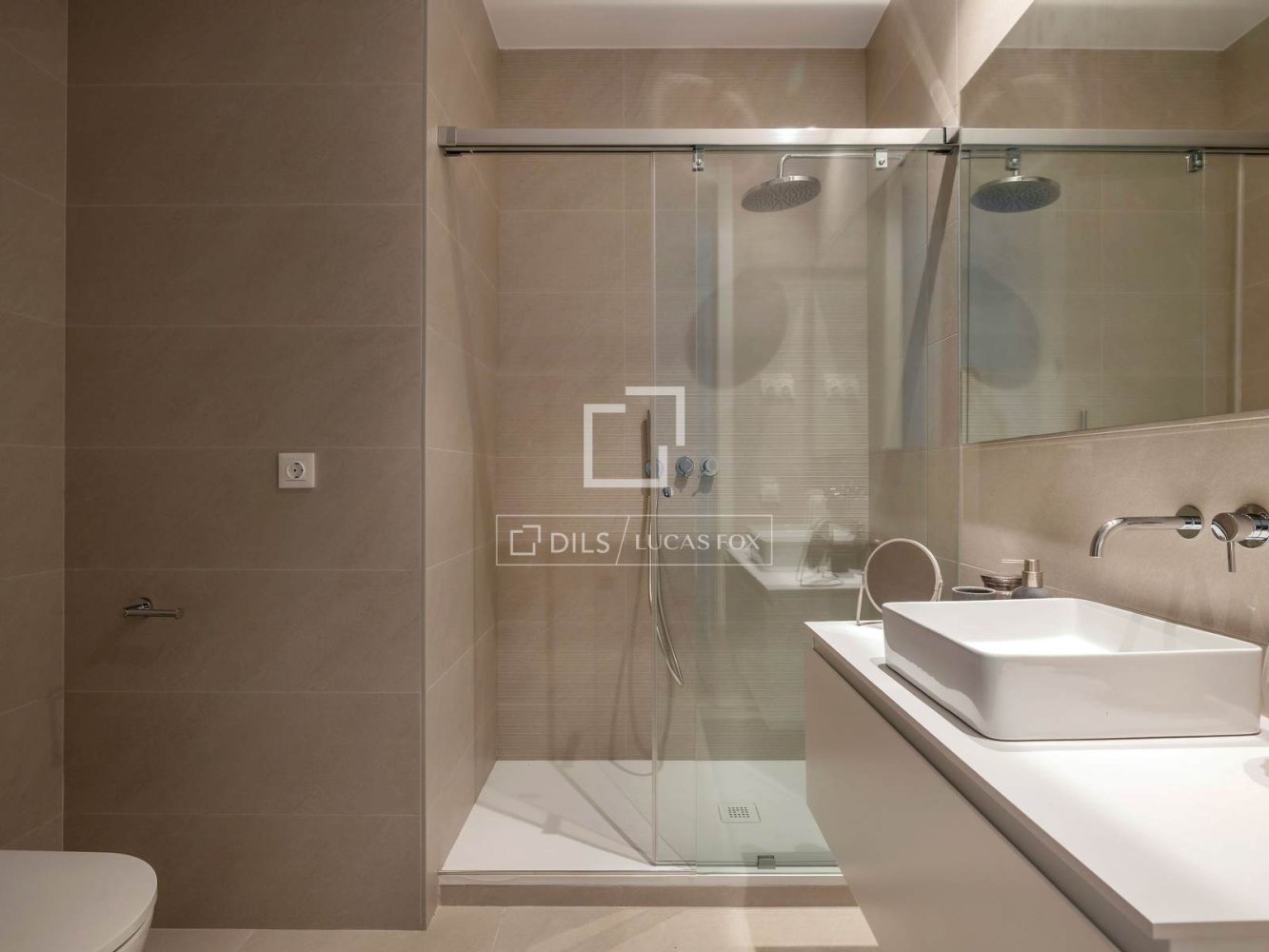 Apartment in Barcelona, Spain 3 bedrooms, 99 sq.m. No. 150890