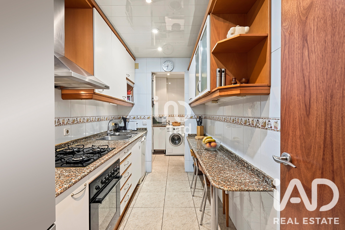 Apartment in Esplugues de Llobregat, Barcelona, Spain 4 bedrooms, 90 sq.m. No. 199584