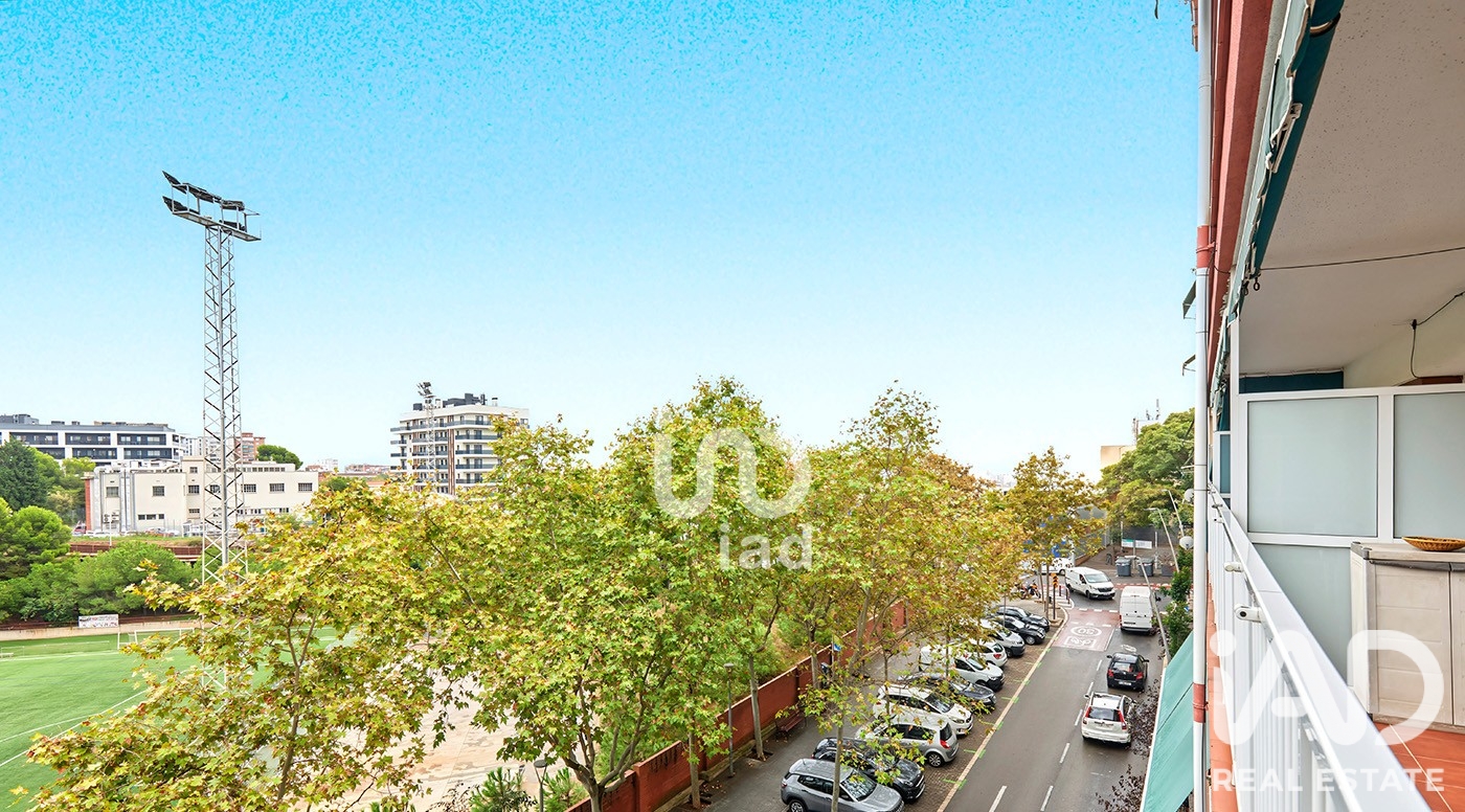 Apartment in Esplugues de Llobregat, Barcelona, Spain 4 bedrooms, 90 sq.m. No. 199584