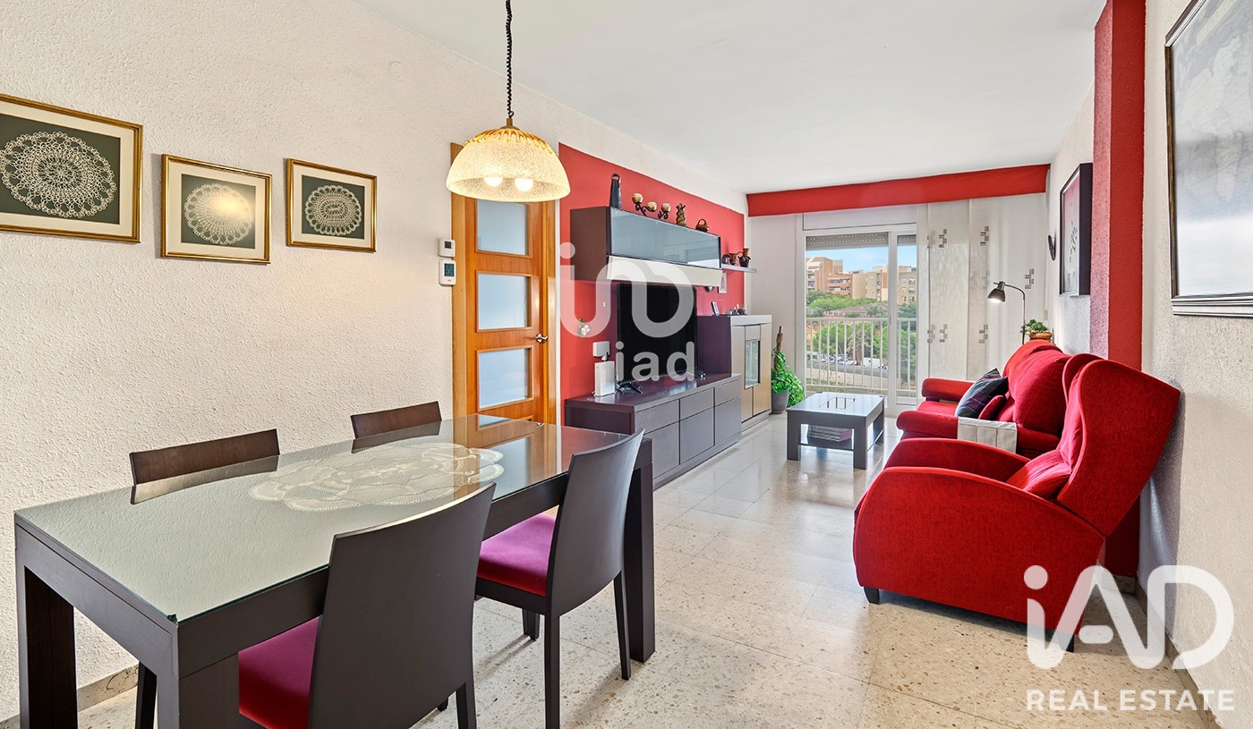 Apartment in Esplugues de Llobregat, Barcelona, Spain 4 bedrooms, 90 sq.m. No. 199584
