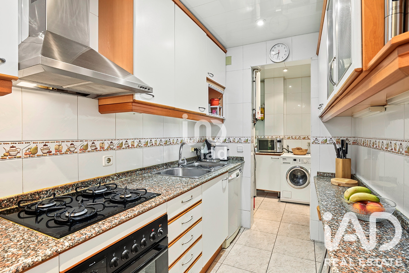 Apartment in Esplugues de Llobregat, Barcelona, Spain 4 bedrooms, 90 sq.m. No. 199584