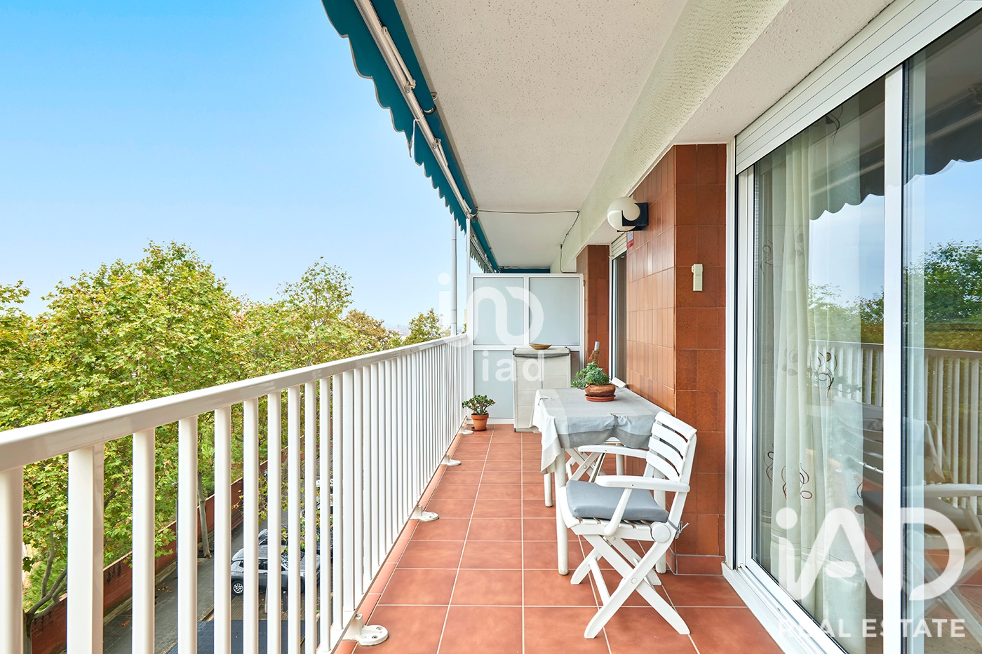 Apartment in Esplugues de Llobregat, Barcelona, Spain 4 bedrooms, 90 sq.m. No. 199584