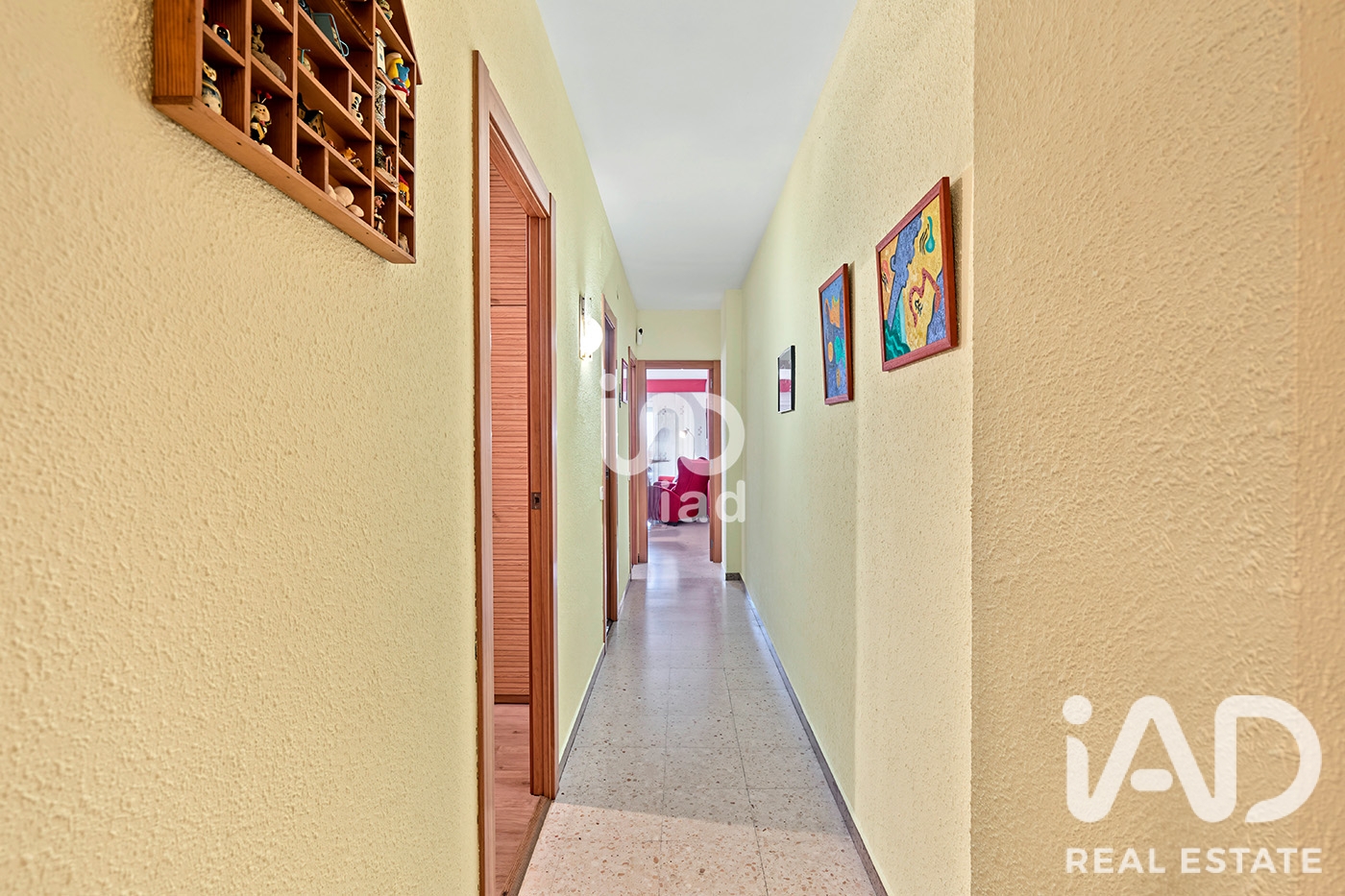 Apartment in Esplugues de Llobregat, Barcelona, Spain 4 bedrooms, 90 sq.m. No. 199584