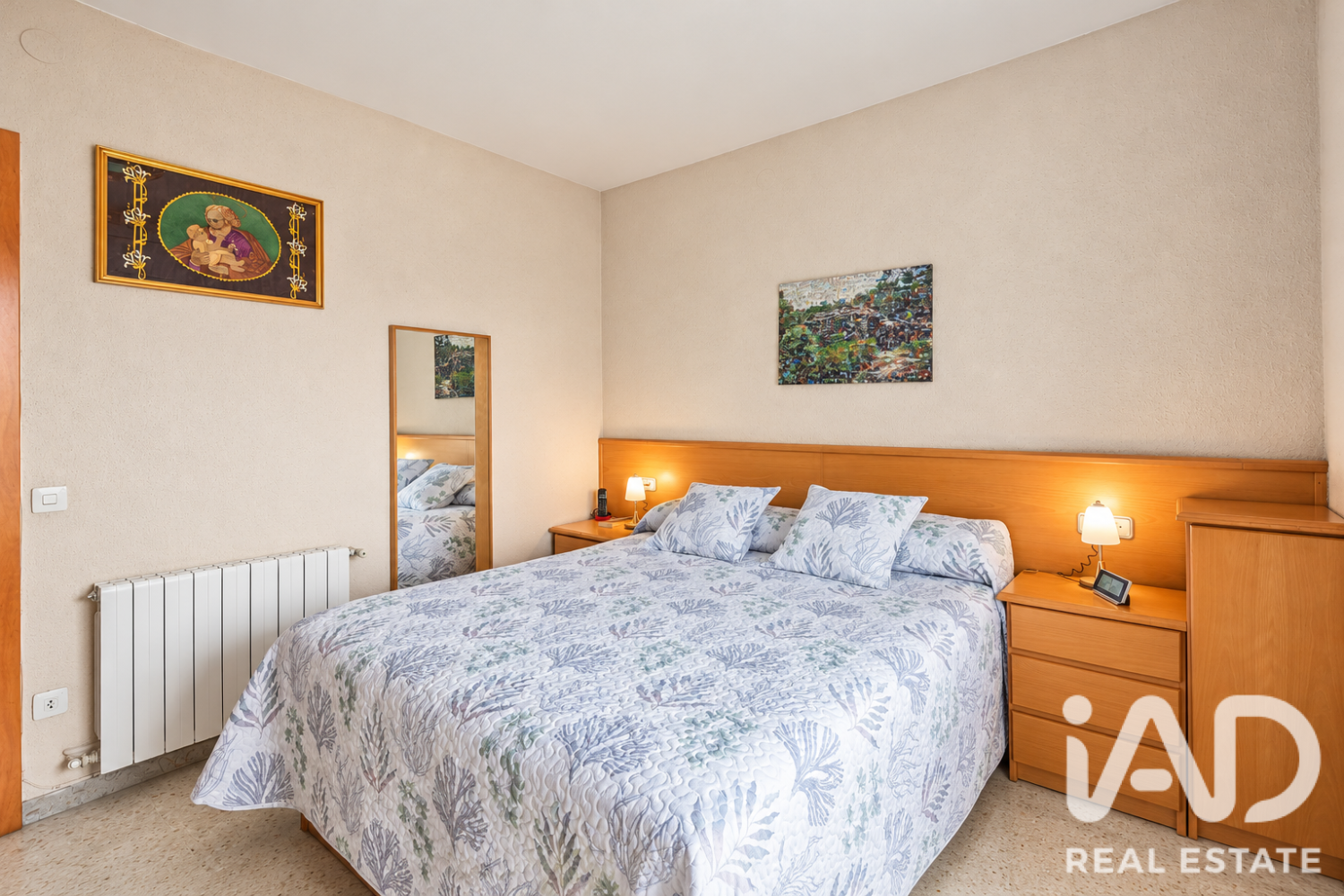 Apartment in Esplugues de Llobregat, Barcelona, Spain 4 bedrooms, 90 sq.m. No. 199584