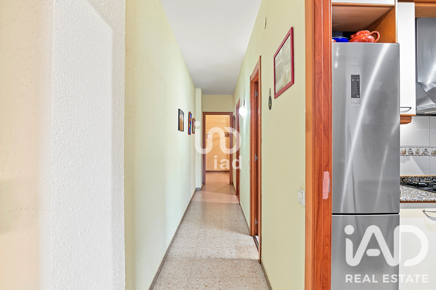 Apartment in Esplugues de Llobregat, Barcelona, Spain 4 bedrooms, 90 sq.m. No. 199584