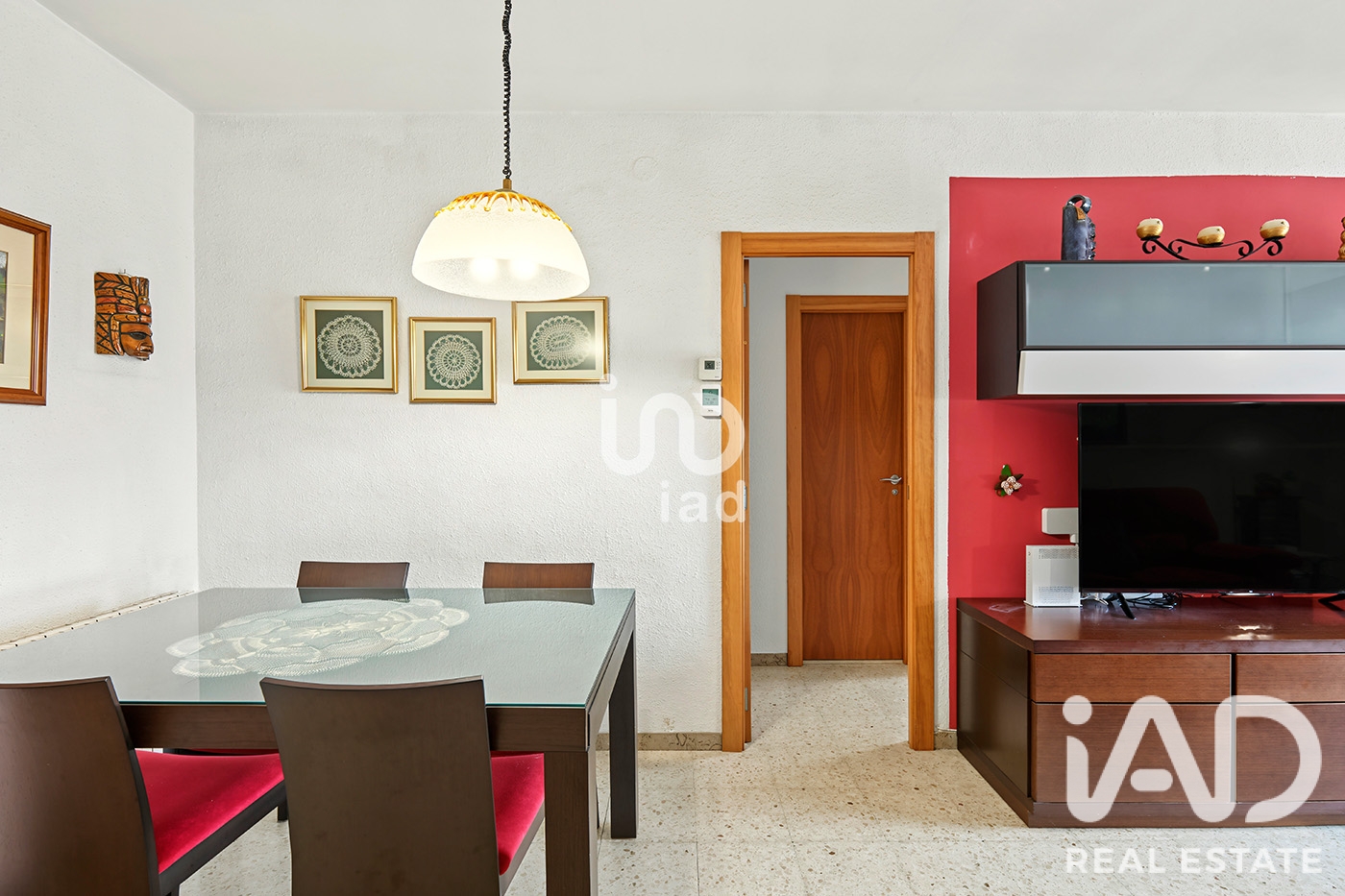 Apartment in Esplugues de Llobregat, Barcelona, Spain 4 bedrooms, 90 sq.m. No. 199584