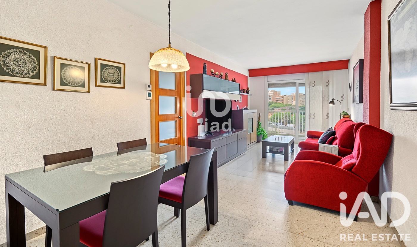 Apartment in Esplugues de Llobregat, Barcelona, Spain 4 bedrooms, 90 sq.m. No. 199584