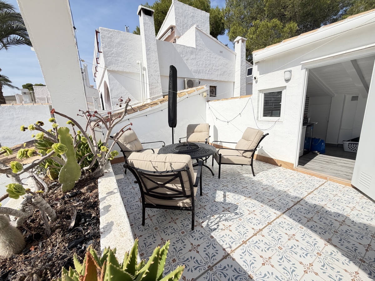 Bungalow a Villamartin, Alicante, Spagna 2 camere da letto, 107 mq. N° 198319