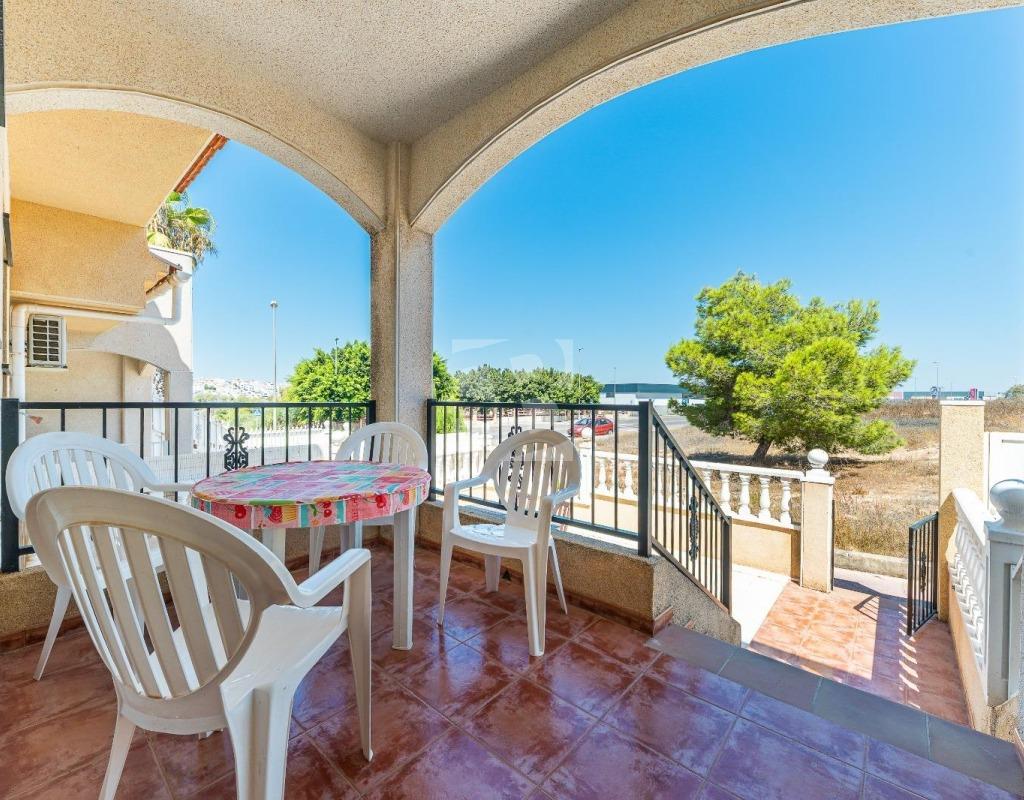 Bungalow w Torrevieja, Alicante, Hiszpania 2 sypialnie, 75 mkw. nr 198582