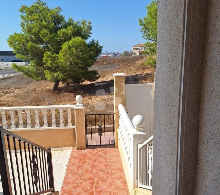 Bungalow w Torrevieja, Alicante, Hiszpania 2 sypialnie, 75 mkw. nr 198582