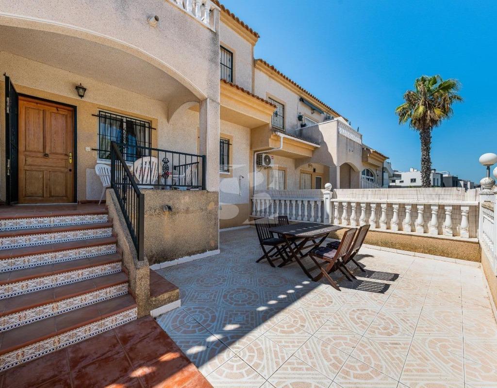 Bungalow w Torrevieja, Alicante, Hiszpania 2 sypialnie, 75 mkw. nr 198582