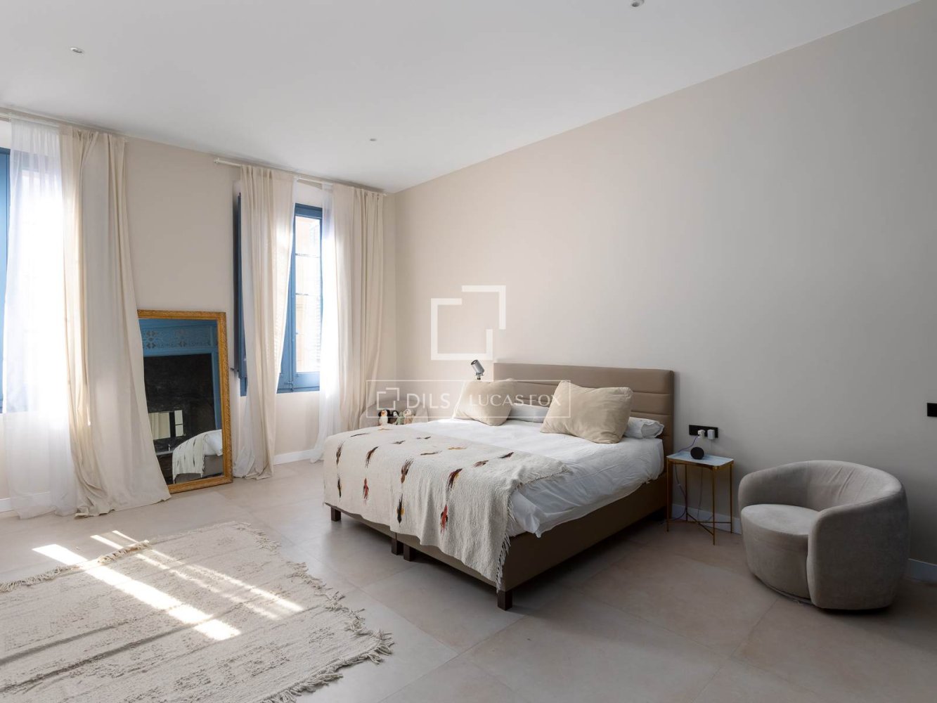 Villa in El Masnou, Barcelona, Spain 5 bedrooms, 379 sq.m. No. 197602