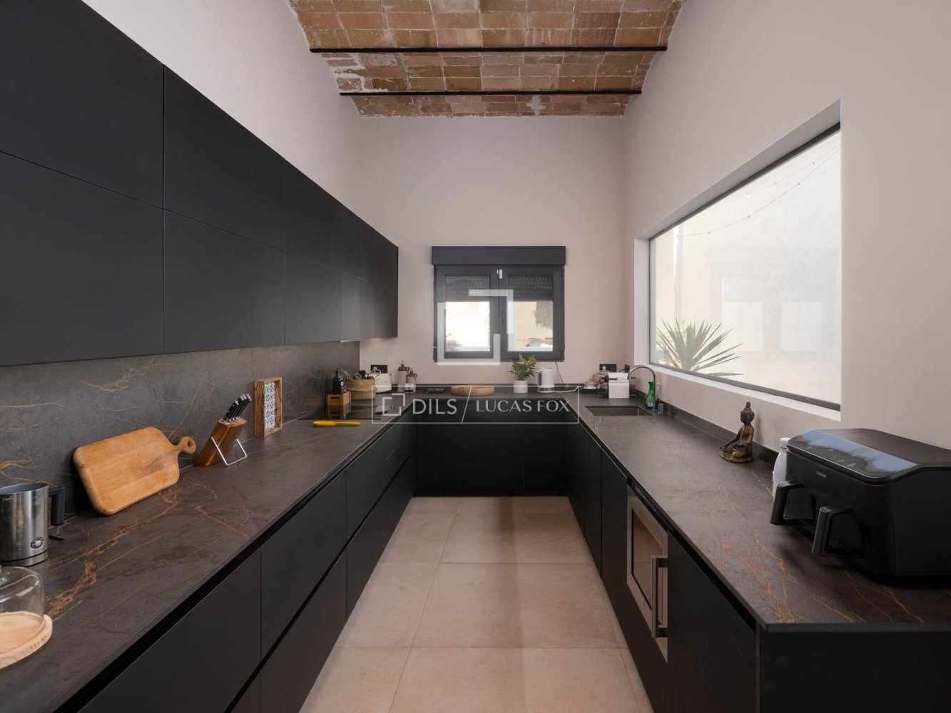 Villa in El Masnou, Barcelona, Spain 5 bedrooms, 379 sq.m. No. 197602
