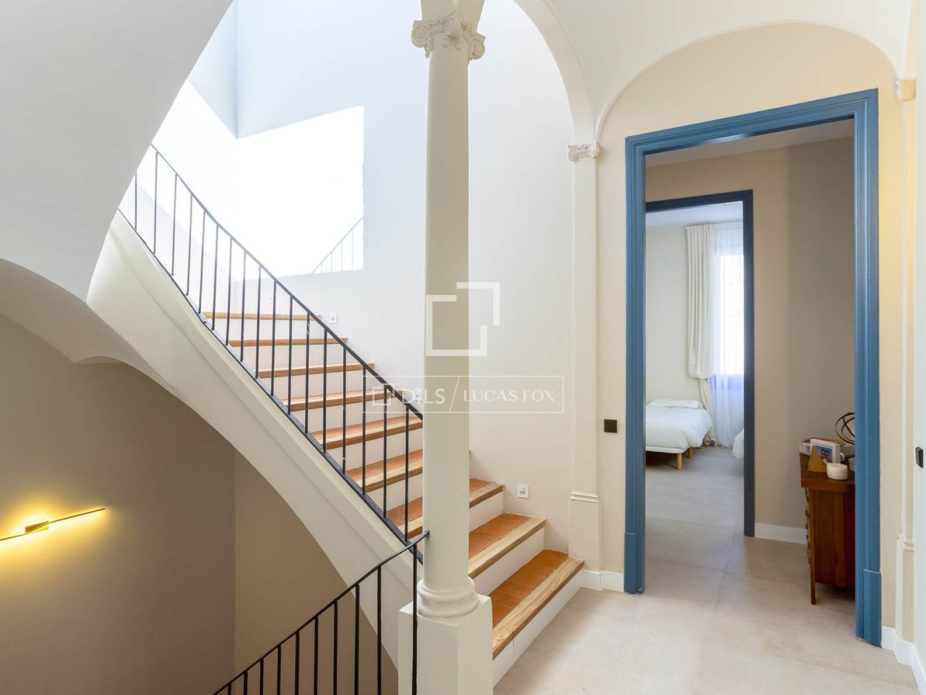 Villa in El Masnou, Barcelona, Spain 5 bedrooms, 379 sq.m. No. 197602