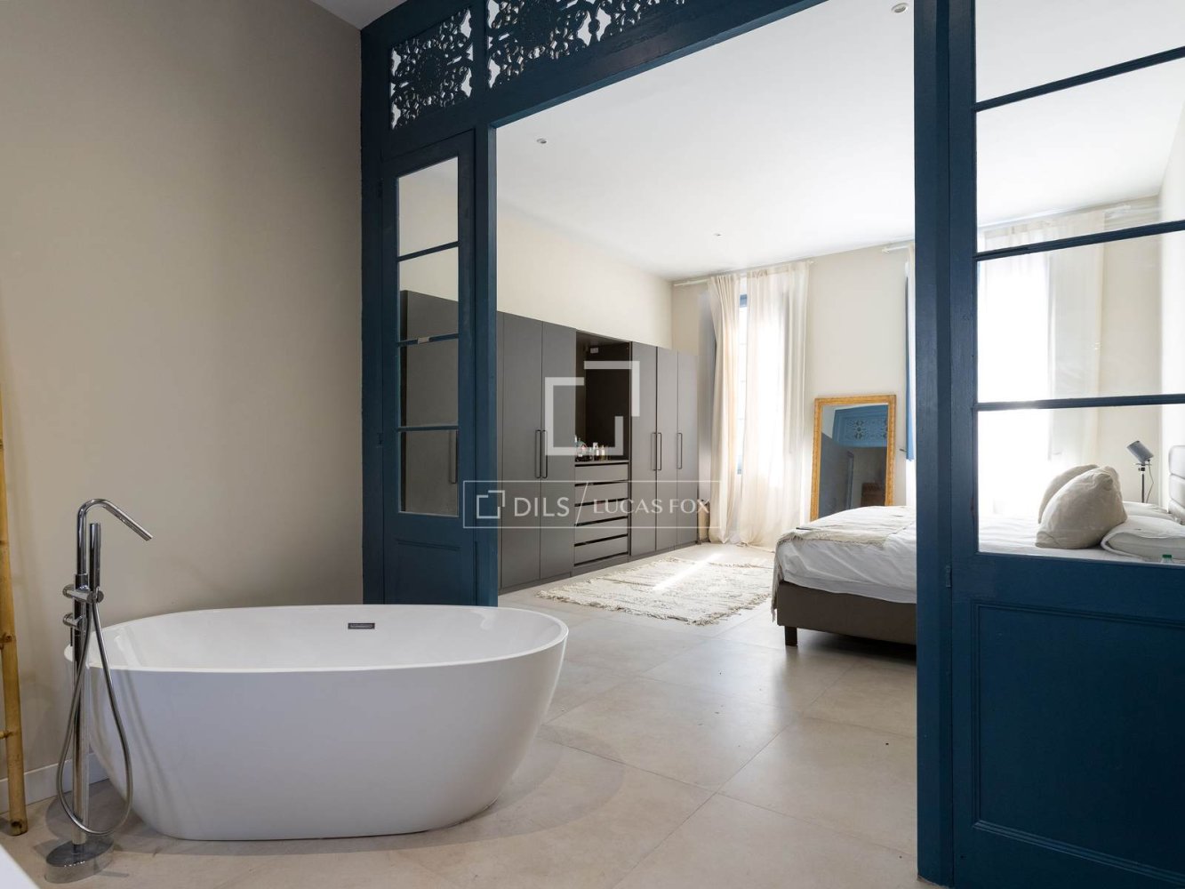 Villa in El Masnou, Barcelona, Spain 5 bedrooms, 379 sq.m. No. 197602