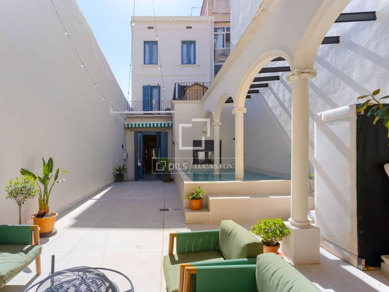 Villa in El Masnou, Barcelona, Spain 5 bedrooms, 379 sq.m. No. 197602