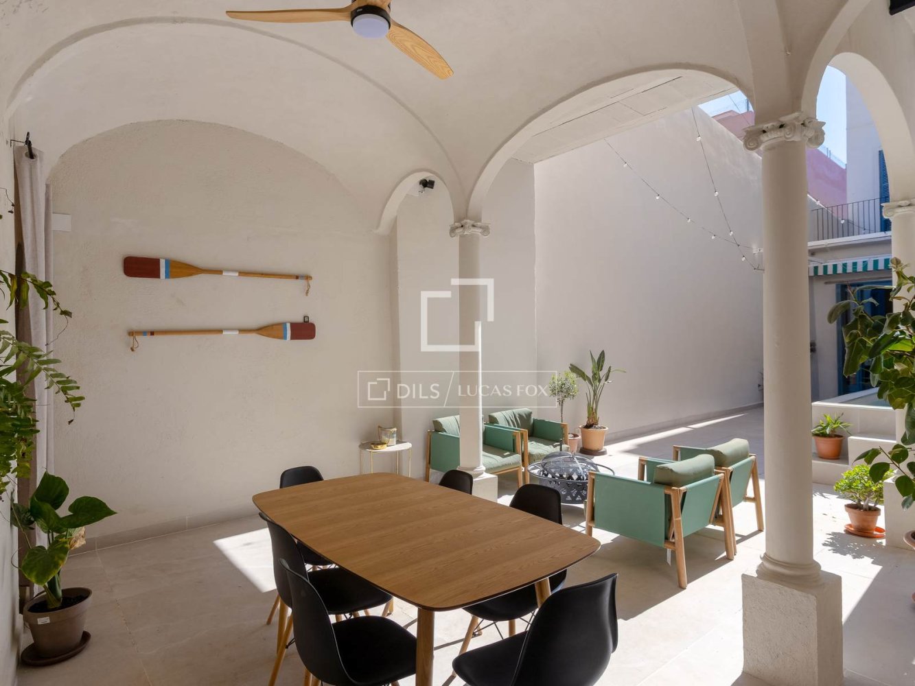 Villa in El Masnou, Barcelona, Spain 5 bedrooms, 379 sq.m. No. 197602