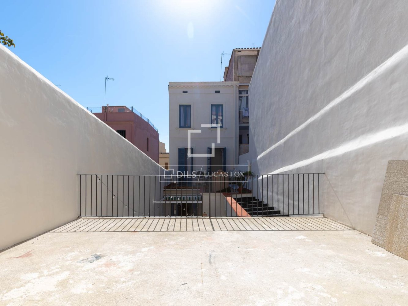Villa in El Masnou, Barcelona, Spain 5 bedrooms, 379 sq.m. No. 197602