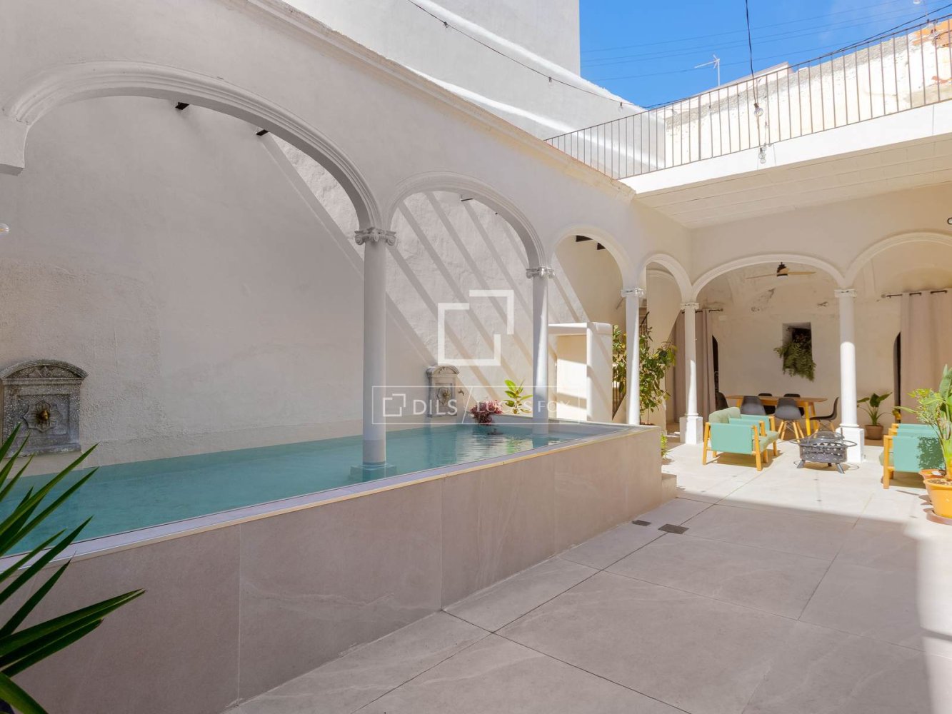 Villa in El Masnou, Barcelona, Spain 5 bedrooms, 379 sq.m. No. 197602