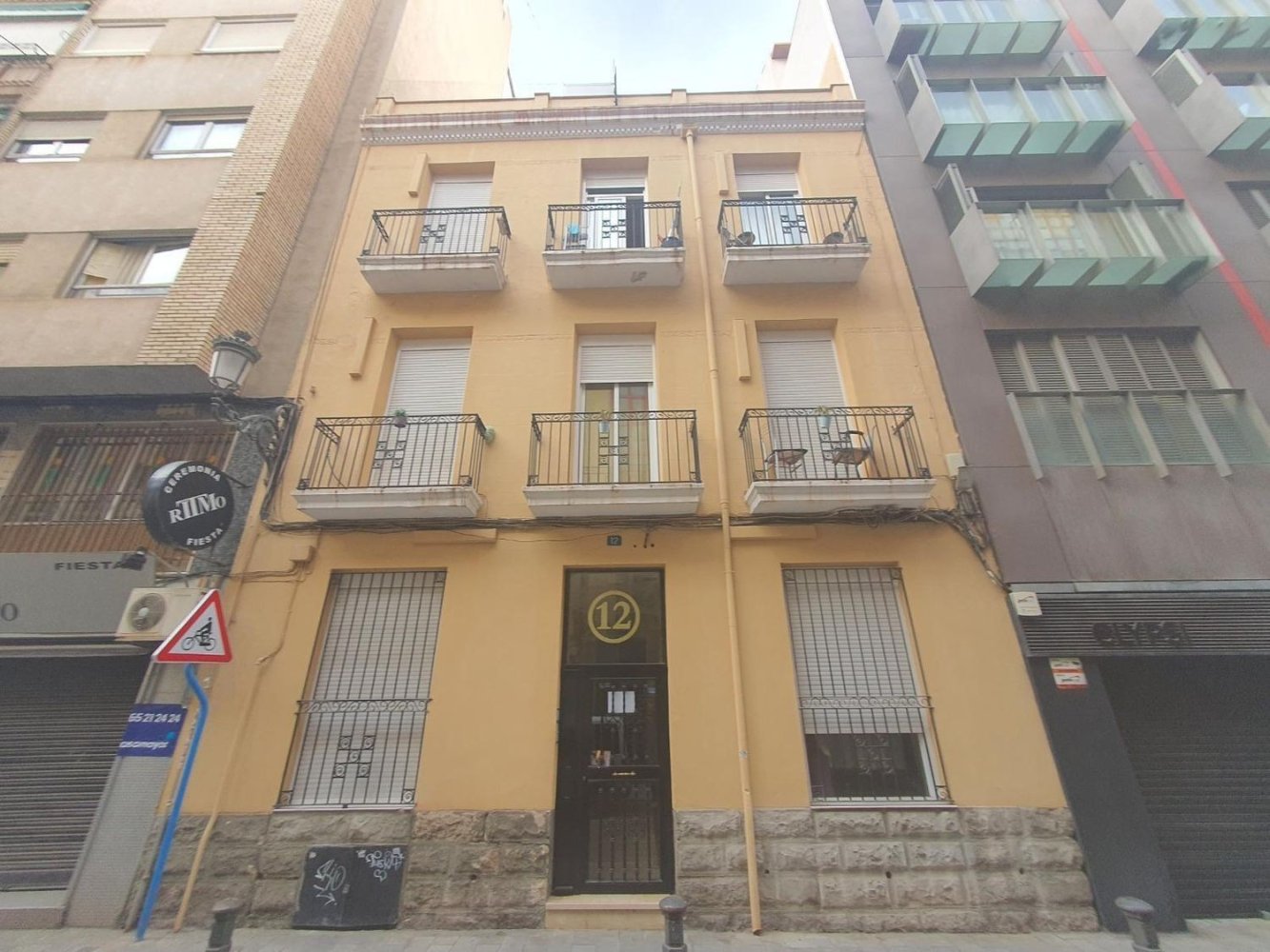 Propiedad comercial en Alicante, España 8 dormitorios, 427 m2 No. 198806