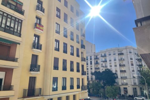 Apartment in Madrid, Spain 125 sq.m. No. 199025