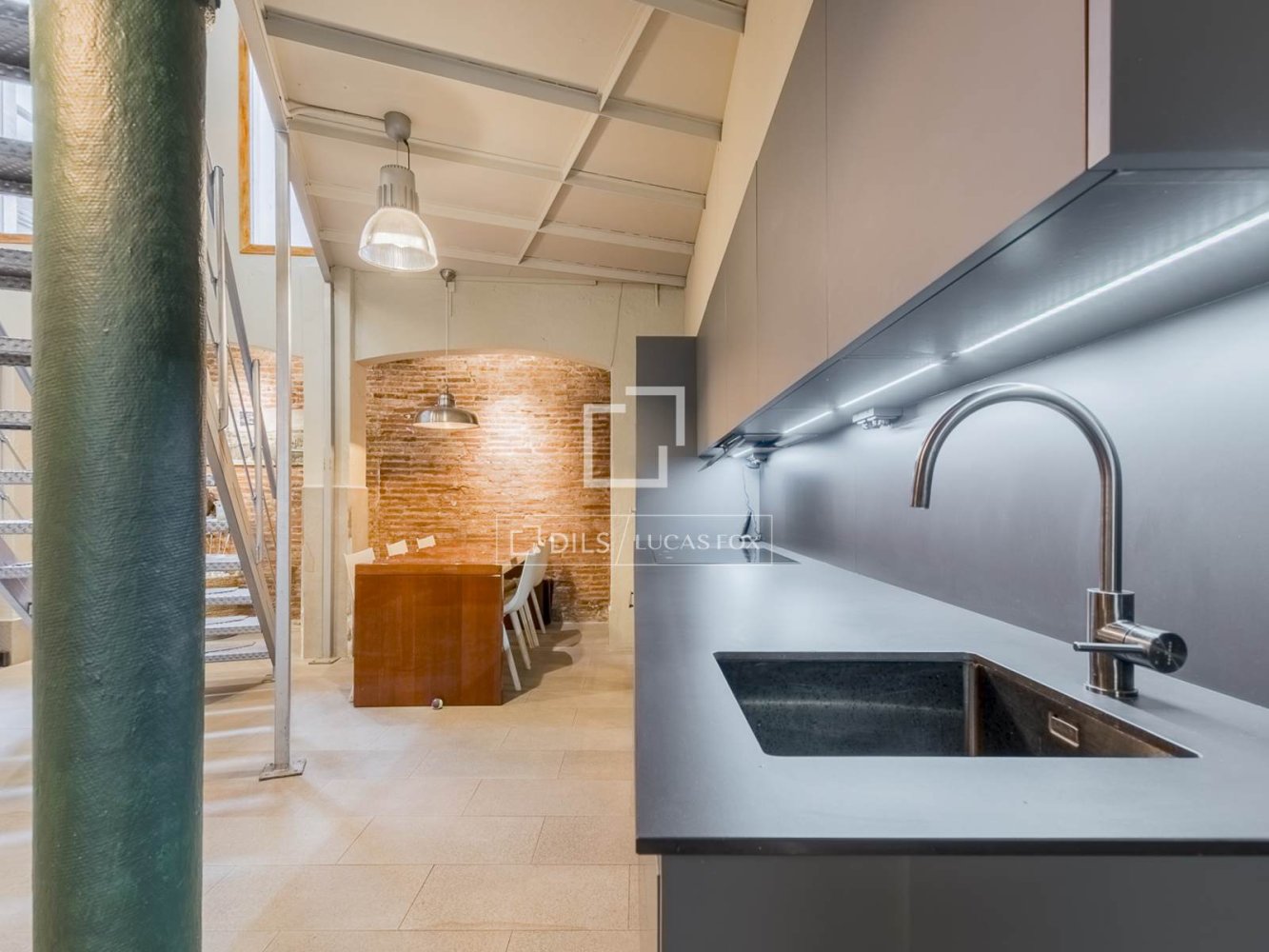 Huoneisto Barcelona, Espanja 2 makuuhuonetta, 250 m2 No. 161430