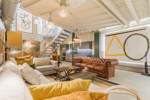 Huoneisto Barcelona, Espanja 2 makuuhuonetta, 250 m2 No. 161430