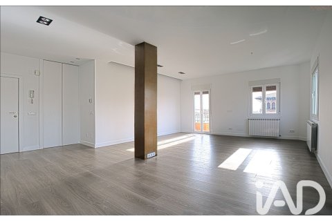 Apartment in Madrid, Spain 2 bedrooms, 122 sq.m. No. 197721