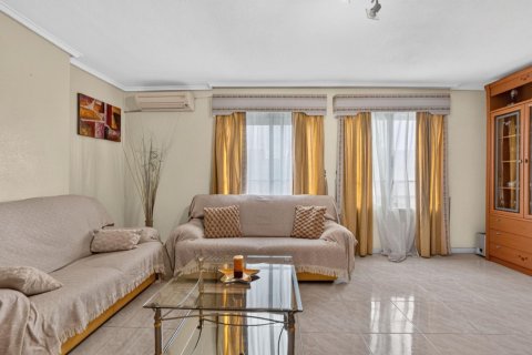 Apartment in Torrevieja, Alicante, Spain 3 bedrooms, 134 sq.m. No. 199835