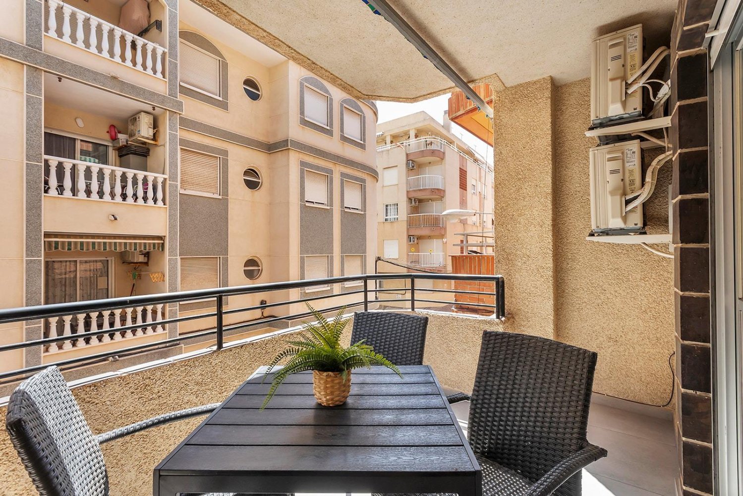 Appartamento a Torrevieja, Alicante, Spagna 3 camere da letto, 101 mq. N° 198277