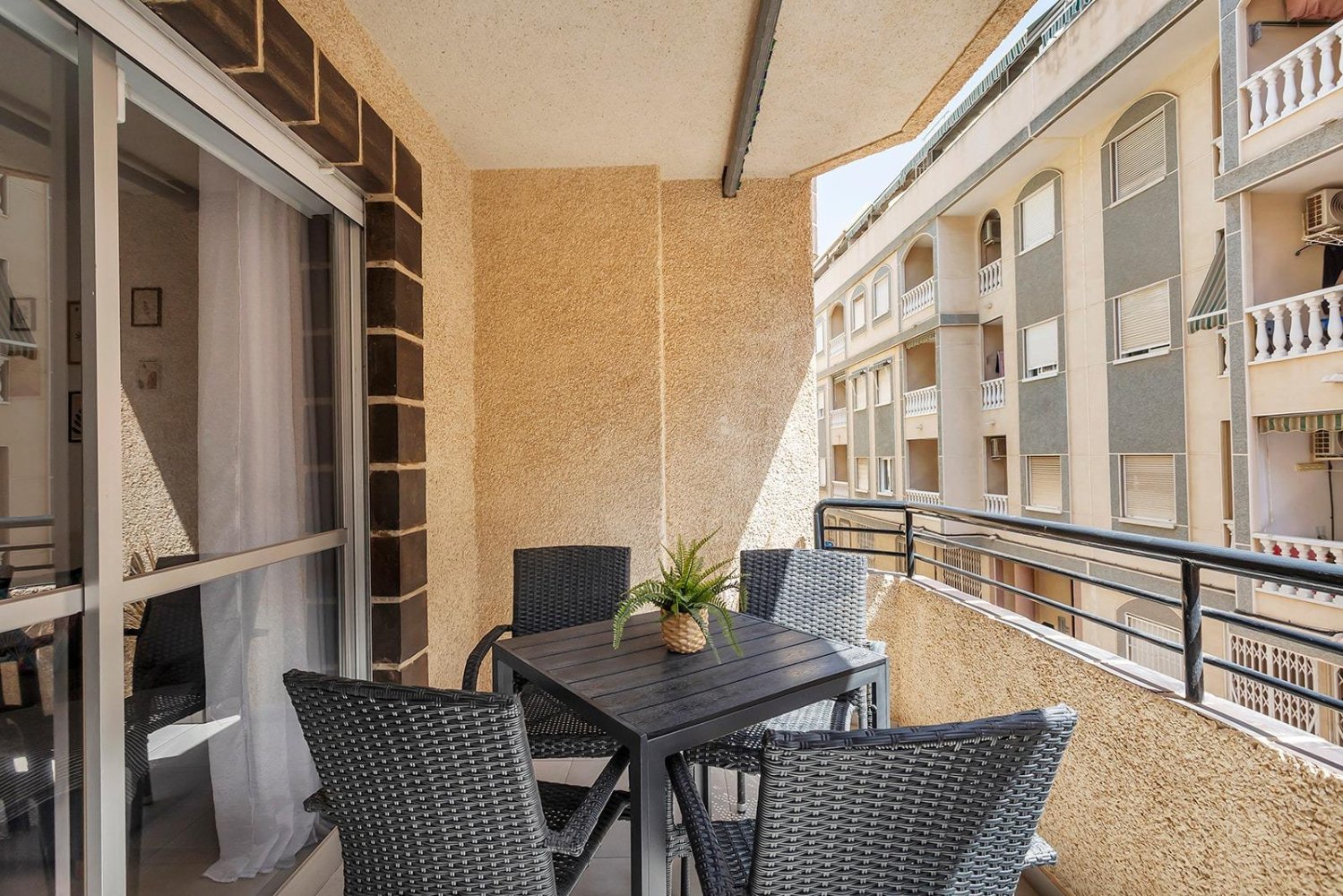Appartamento a Torrevieja, Alicante, Spagna 3 camere da letto, 101 mq. N° 198277