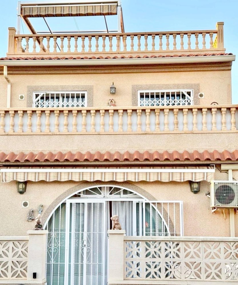 Townhouse in Torrevieja, Alicante, Spanien 3 Schlafzimmer, 122 m2 Nr. 199783