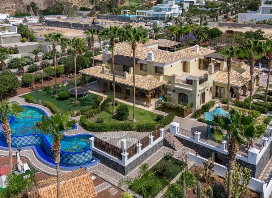 Villa en Tenerife, España 6 dormitorios, 963 m2 No. 199908