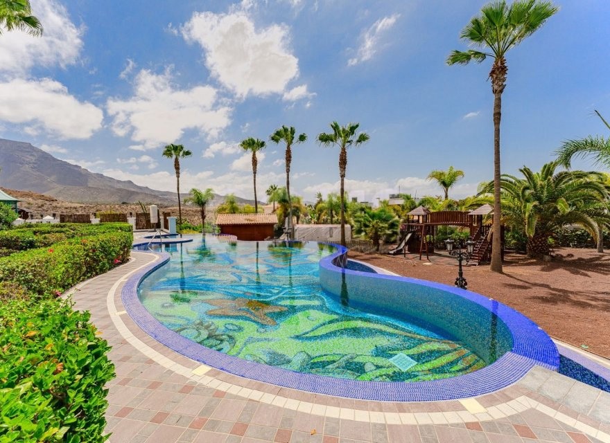 Villa en Tenerife, España 6 dormitorios, 963 m2 No. 199908